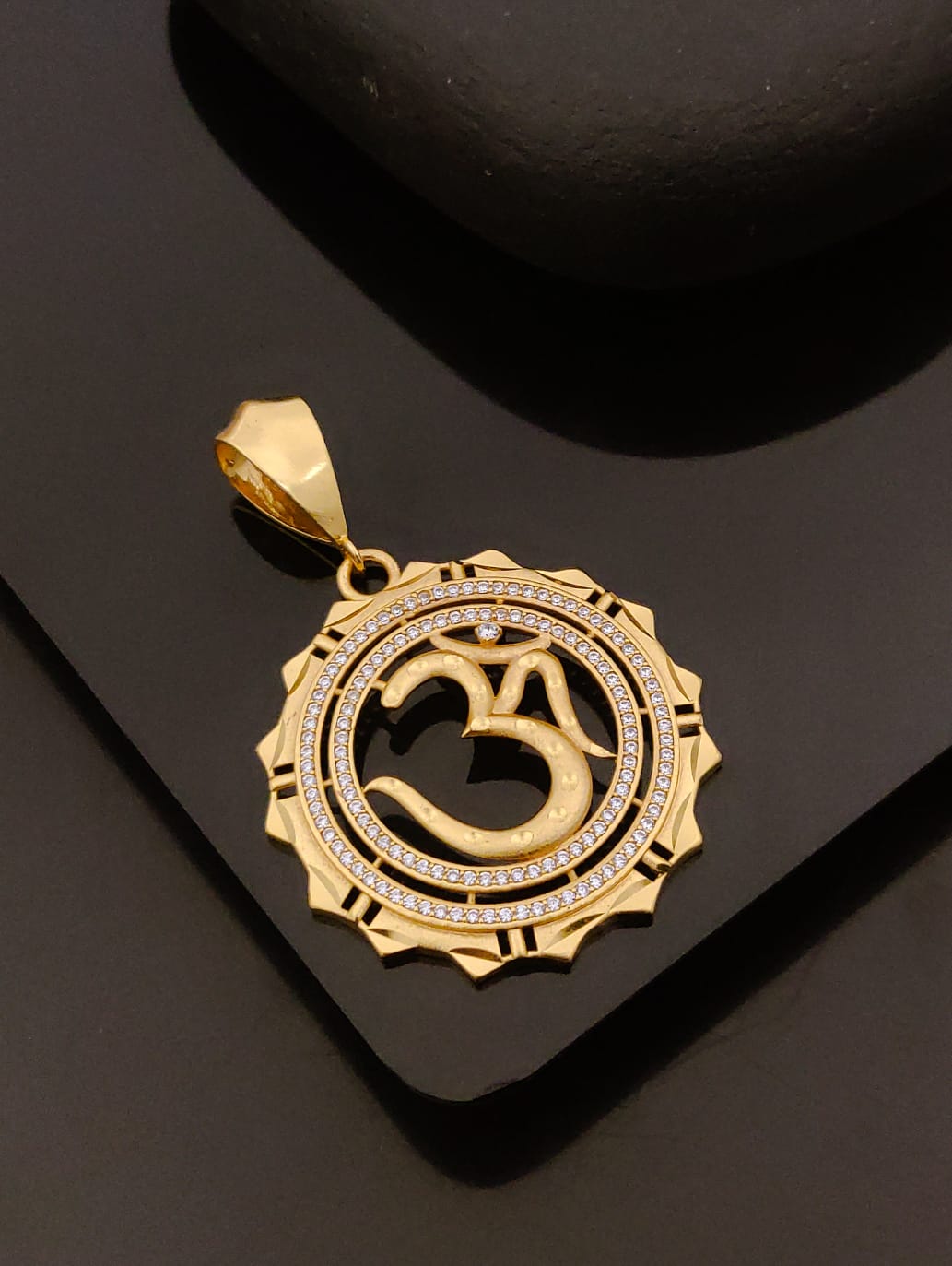 GP-067 gold plated pendant