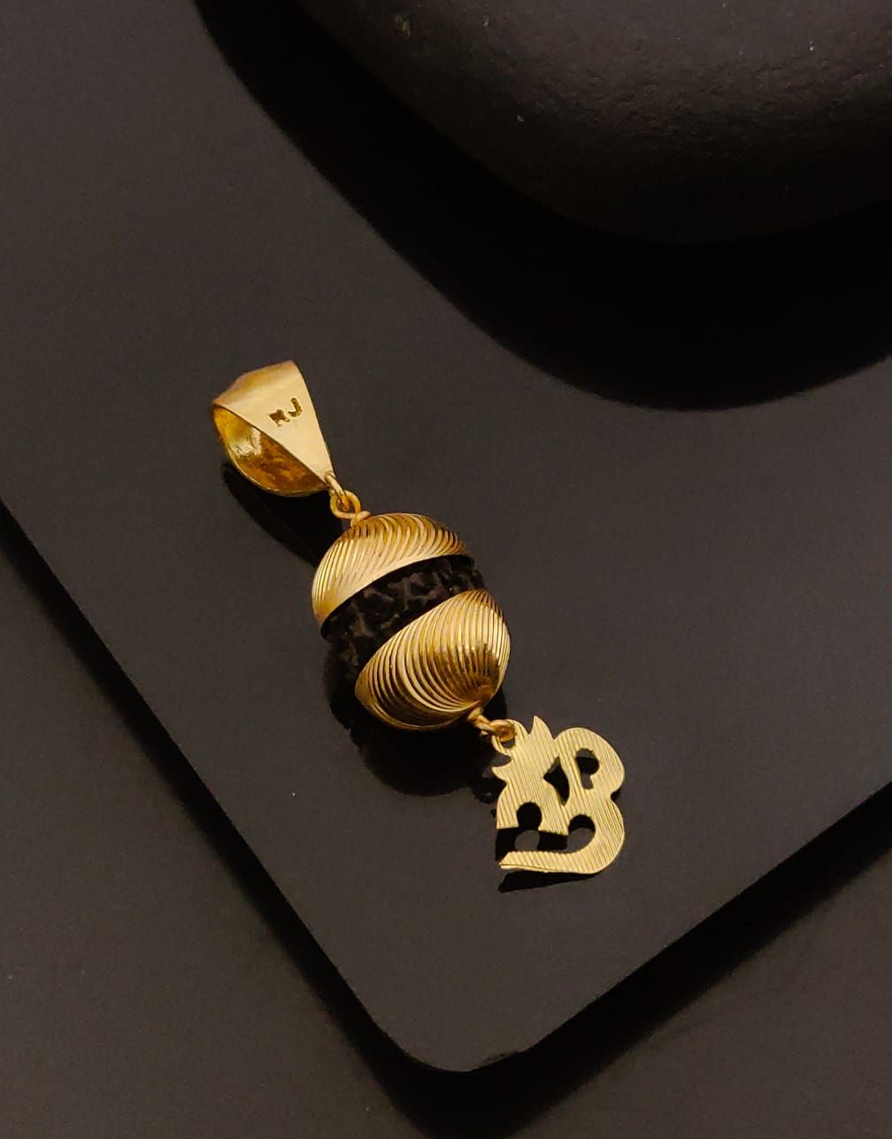 GP-076 gold plated pendant
