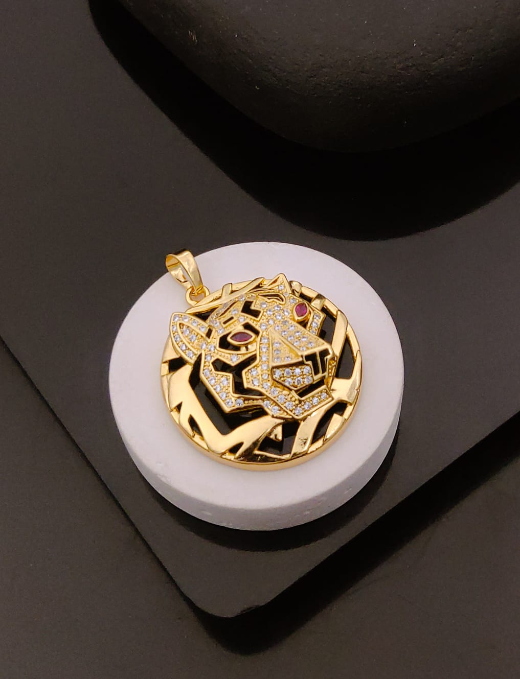 GP-068 gold plated pendant