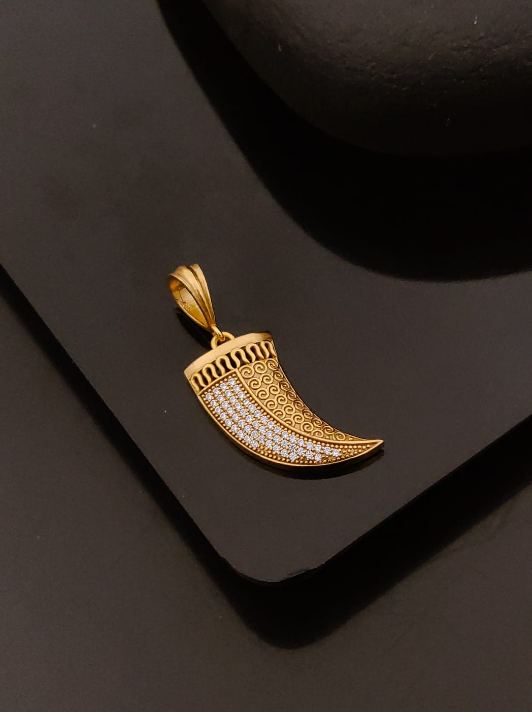 GP-016 gold plated pendant